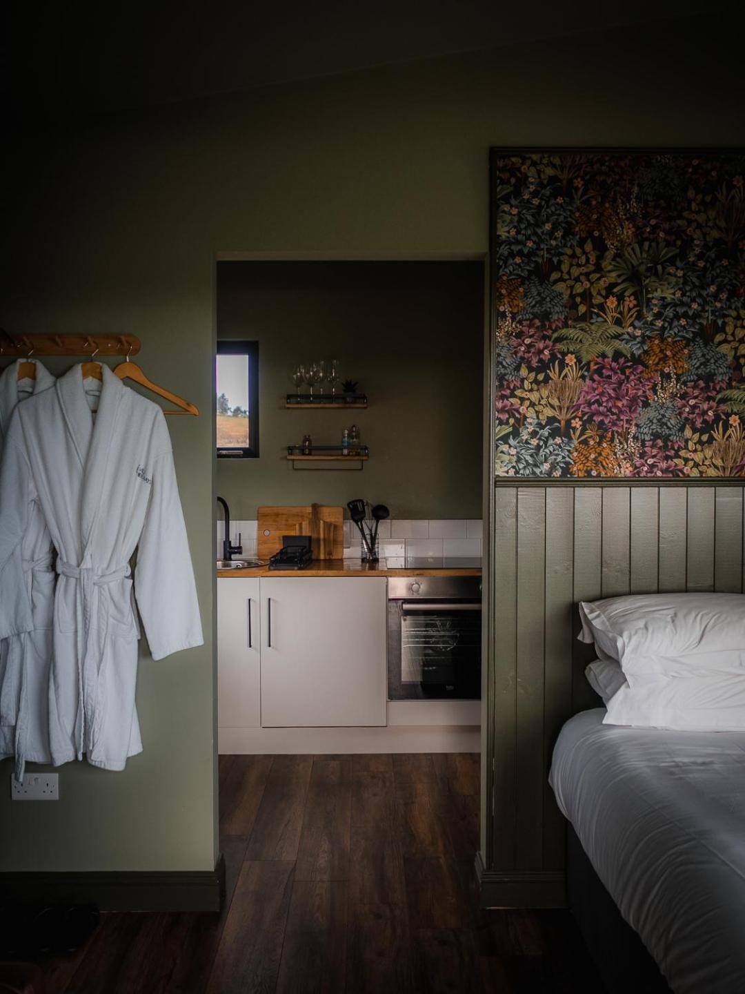 Wild Hideaways Luxury Lodges And Eco Spa Bantry Exterior photo